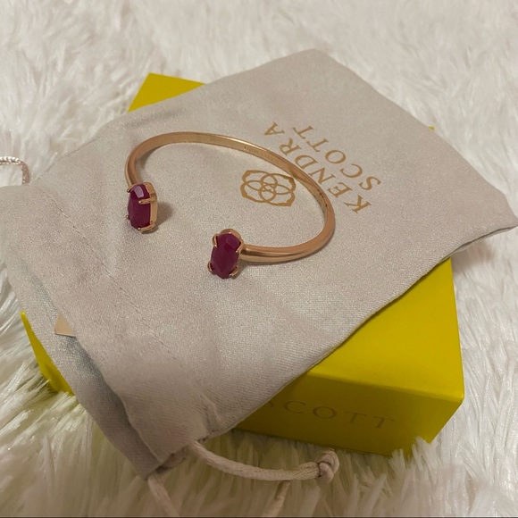 Kendra Scott Jewelry - Kendra Scott Gold bracelet 💜